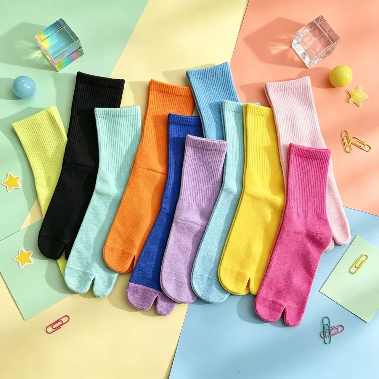 Toe Sock Split - جوارب تابي متوسطة الطول بألوان الحلوى،